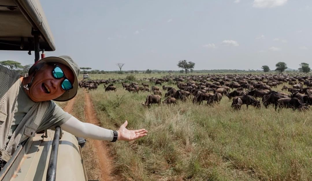 6-day Great Wildebeest Migration safari Mara River crossing splinter herds